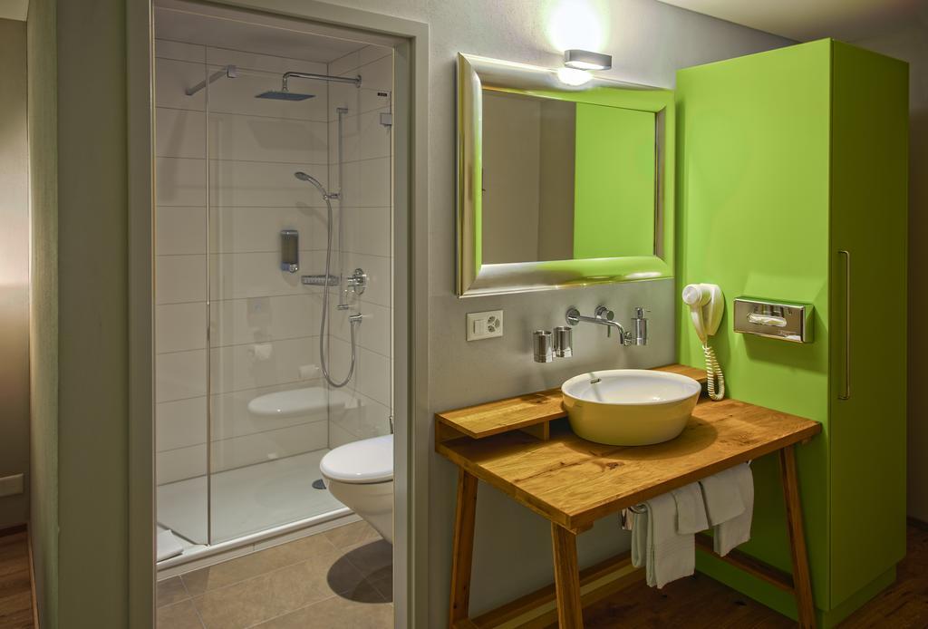 Hotel National Frutigen Bilik gambar